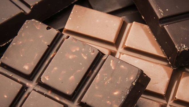 Chocolate amargo traz benefícios?